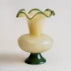 vase à pied design crème et vert
