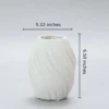 Vase en Ceramique Blanche – Serie Twist Artisanal 1