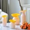 Vase en Verre Souffle – Serie Bicolore Jaune et Blanc Mat 4