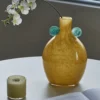 Vase jaune décoratif