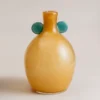 Vase jaune soufflé