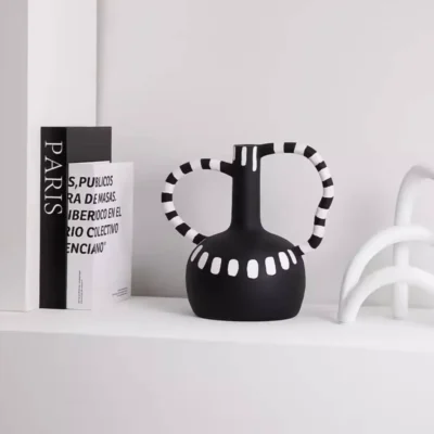 Vase en Resine – Style Art Noir et Blanc 2 1