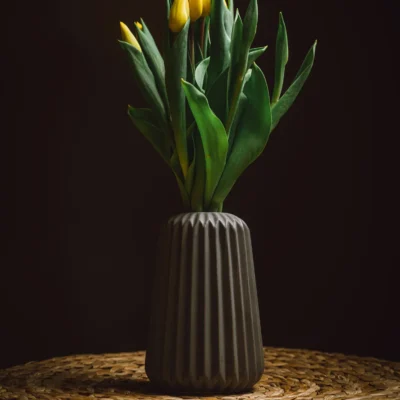 Vase en Resine – Style Art a Pois Blancs et Noirs 8