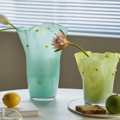 Vase en Verre Souffle – Serie Artisanal a Bord Ondule 8