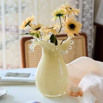 Vase en Verre Souffle – Serie Ondulee Style Francais Jaune Creme 2