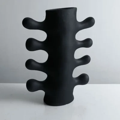 Vase en Resine – Serie Cactus Abstrait Noir et Blanc 2