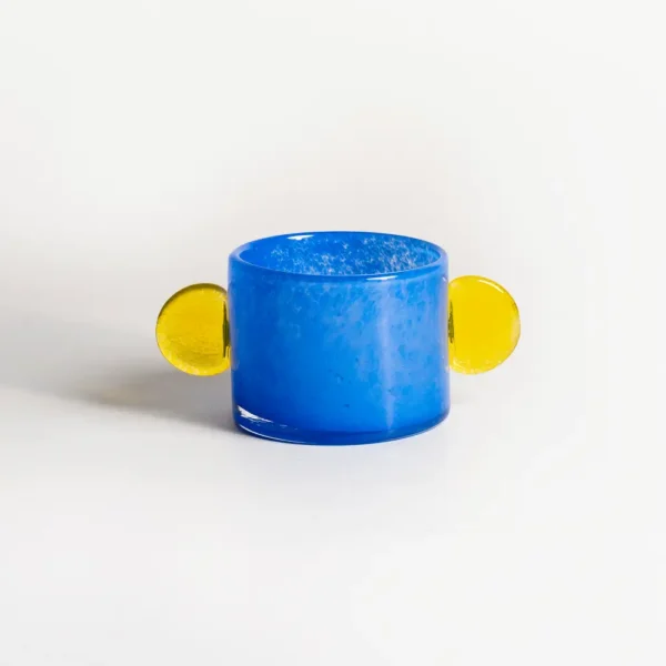 vase pour les fleurs bleu
